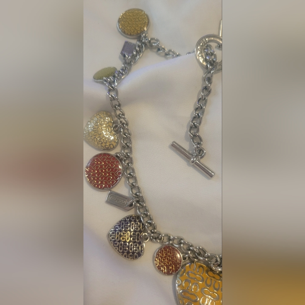 Vintage coach charm necklace - Picture 3 of 4